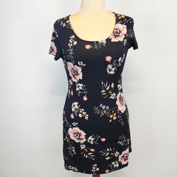Wallflower Floral Shift Dress Size M Black Short Sleeve Pullover Stretchy 90s - Picture 1 of 9